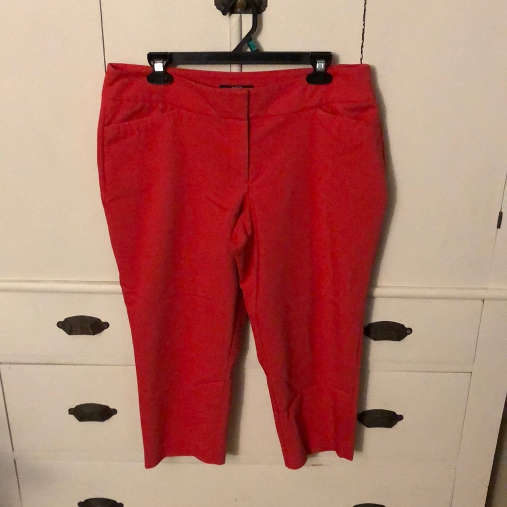 Apt 9 Women’s crop pants